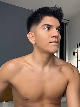 santiago 01 online show from 11-23-25, 12:32