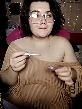 Snapshot of DenisHailey chatting on 09-26-25, 04:00 DenisHailey online show from 09-26-25, 04:00