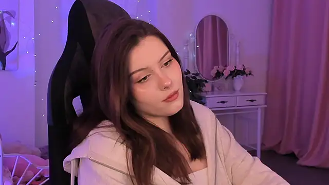 CoralineKeyns online show from 02-04-25, 11:16