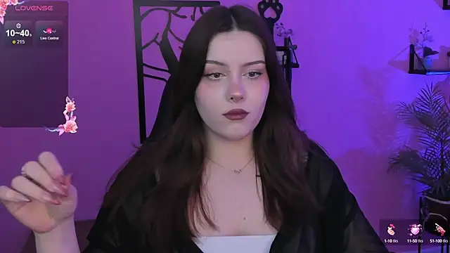 CoralineKeyns online show from 03-18-25, 05:31