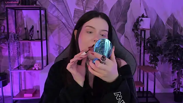 CoralineKeyns online show from 09-27-25, 05:12