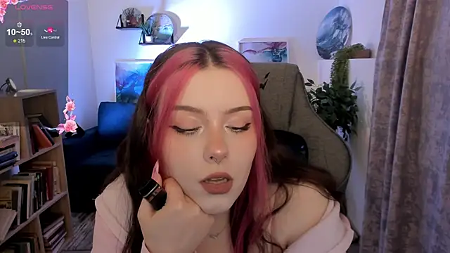 Snapshot of CoralineKeyns chatting on 04-30-26, 05:36 CoralineKeyns online show from 04-30-26, 05:36