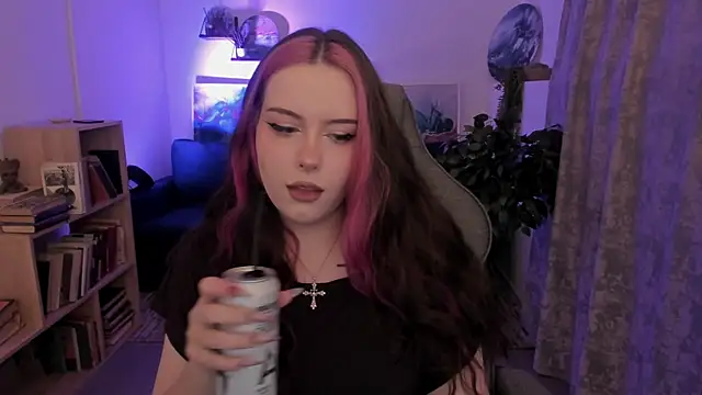 CoralineKeyns online show from 07-31-26, 05:29