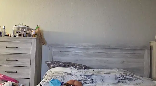 Carmen Cream online show from 12-15-24, 07:24