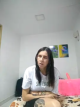 Cameron puppy online show from 06-19-26, 05:56