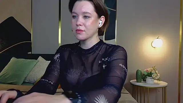 Snapshot of katy__moonj chatting on 10-01-25, 01:00 katy  moonj online show from 10-01-25, 01:00