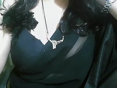 Snapshot of rehana_housewife chatting on 05-29-26, 06:33 rehana housewife online show from 05-29-26, 06:33