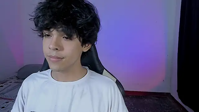 Alan26  online show from 11-18-25, 02:28