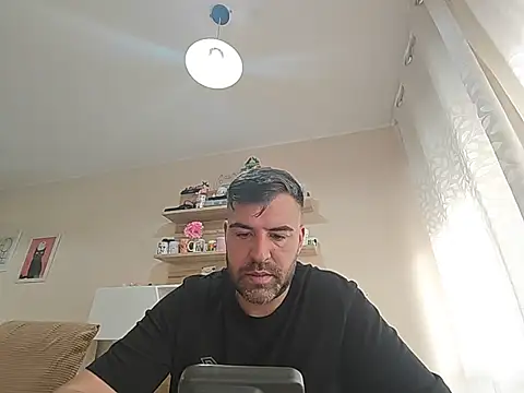 Snapshot of Vicio74@xh chatting on 06-03-26, 10:18 Vicio74xh online show from 06-03-26, 10:18