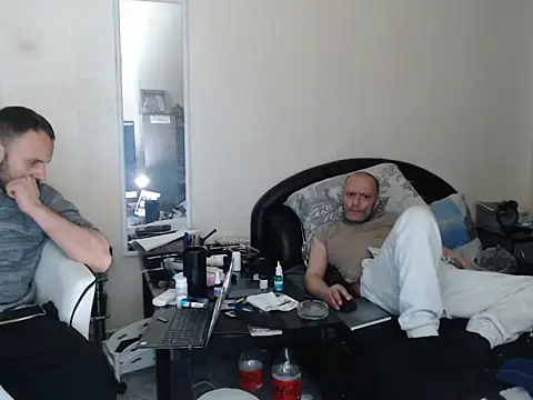 Terizizz online show from 04-21-26, 01:42