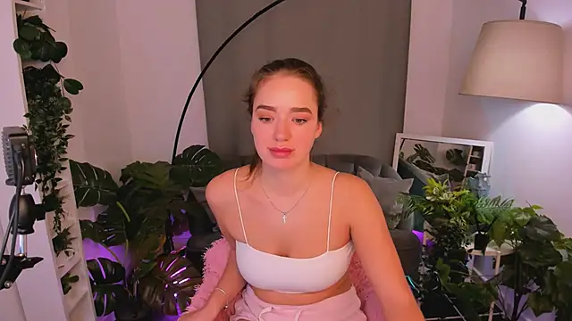 Snapshot of LovelyJessie chatting on 01-19-25, 04:36 LovelyJessie online show from 01-19-25, 04:36