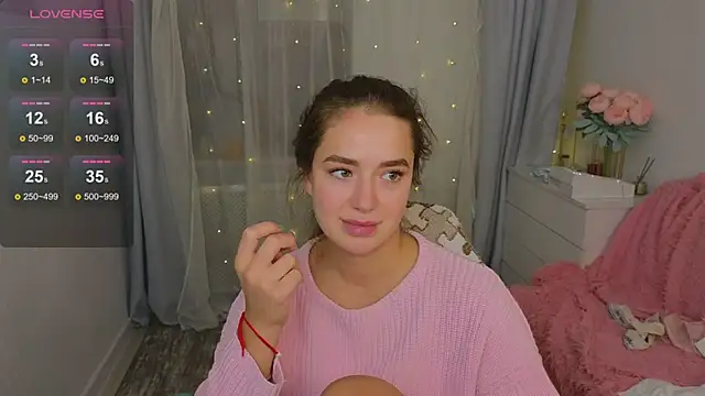 Snapshot of LovelyJessie chatting on 03-18-25, 01:42 LovelyJessie online show from 03-18-25, 01:42