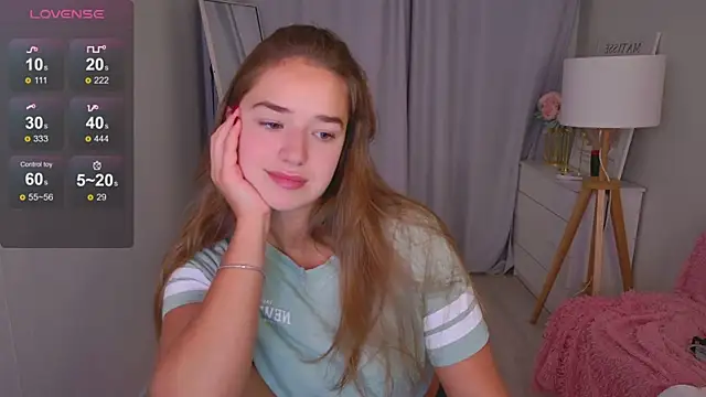 LovelyJessie online show from 04-28-26, 01:49
