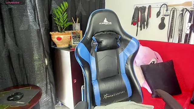 scarlet-kennedy98 online show from 02-17-25, 06:37