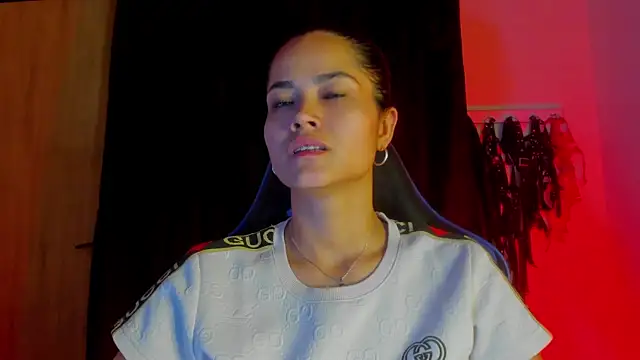 scarlet-kennedy98 online show from 11-05-25, 11:16