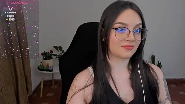 Snapshot of anaveleeez chatting on 12-11-24, 05:21 anaveleeez online show from 12-11-24, 05:21