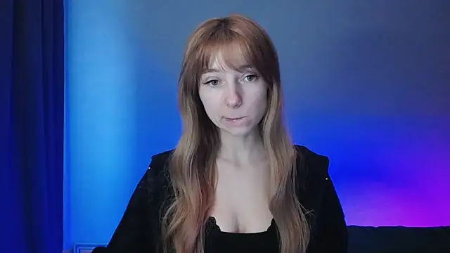 Snapshot of LuciaYoung chatting on 01-14-25, 06:24 LuciaYoung online show from 01-14-25, 06:24