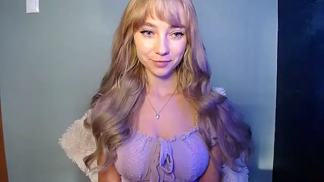 LuciaYoung online show from 10-27-25, 07:34