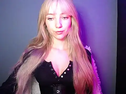 LuciaYoung online show from 11-13-25, 07:29