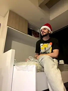 aangie  uwu online show from 12-20-25, 03:35