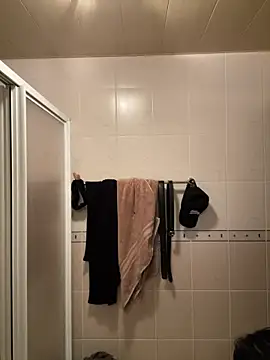 Snapshot of hihi0169 chatting on 12-10-24, 02:17 hihi0169 online show from 12-10-24, 02:17