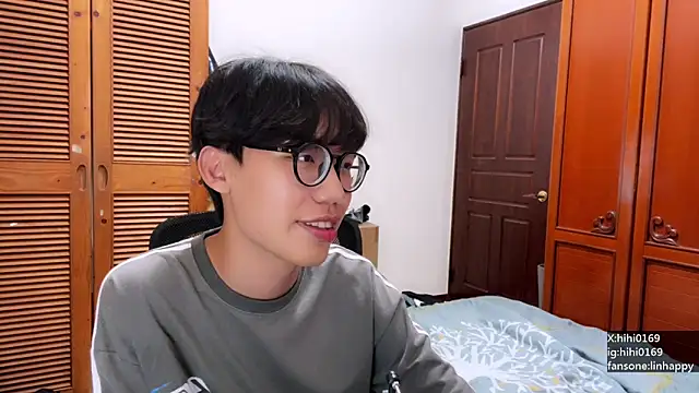 Snapshot of hihi0169 chatting on 11-29-25, 01:36 hihi0169 online show from 11-29-25, 01:36