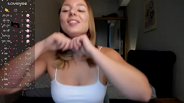 Snapshot of ThreeshaWhite chatting on 09-10-25, 04:56 ThreeshaWhite online show from 09-10-25, 04:56