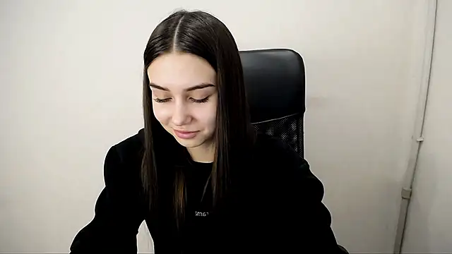 Lili magic online show from 10-24-25, 09:28