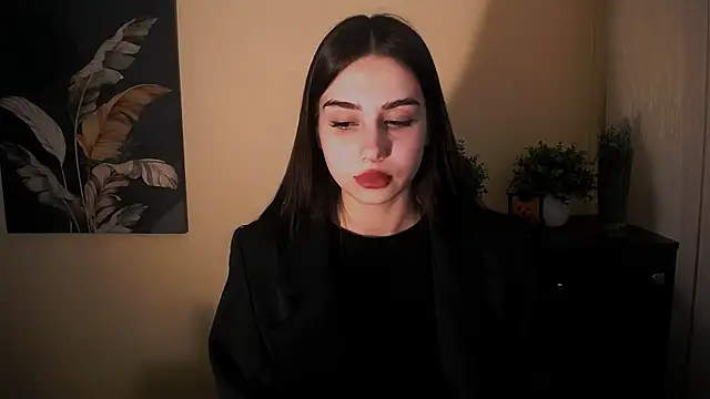 Lili magic online show from 10-31-25, 12:06