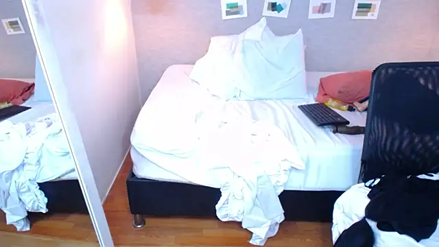 kiara evanss online show from 02-08-25, 10:19