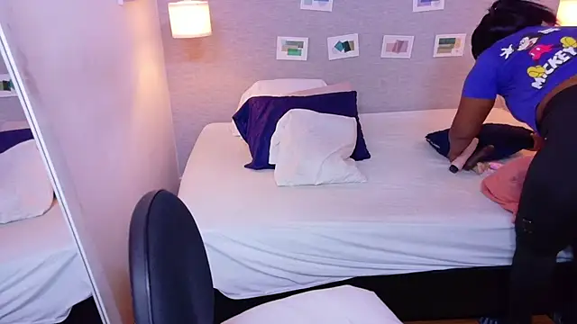 kiara evanss online show from 04-25-26, 08:06