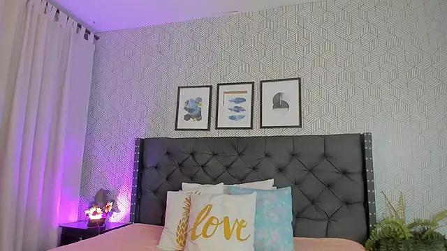 emma  smith1 online show from 03-21-25, 11:01