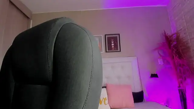 emma  smith1 online show from 03-07-26, 12:24