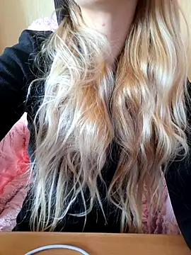 Elza kom online show from 10-16-25, 02:23