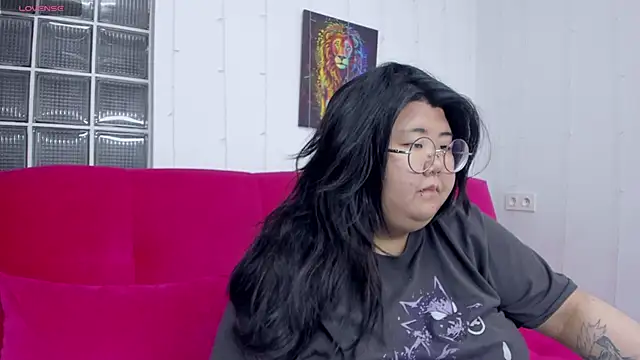 Nadine asian online show from 10-19-25, 08:15