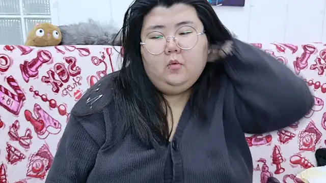 Nadine asian online show from 01-15-26, 04:06