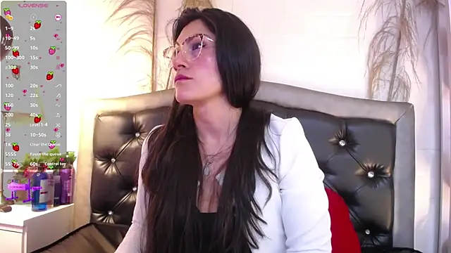 Snapshot of Rapunzeell_ chatting on 02-22-25, 01:13 Rapunzeell online show from 02-22-25, 01:13