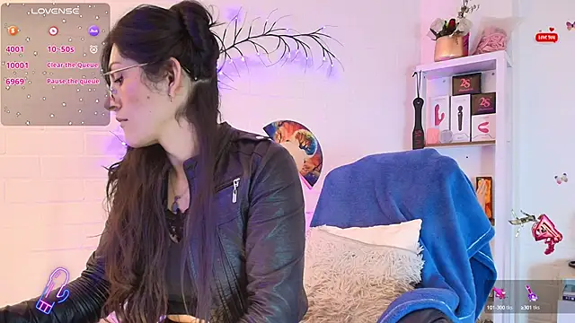 Snapshot of Rapunzeell_ chatting on 09-10-25, 02:50 Rapunzeell online show from 09-10-25, 02:50