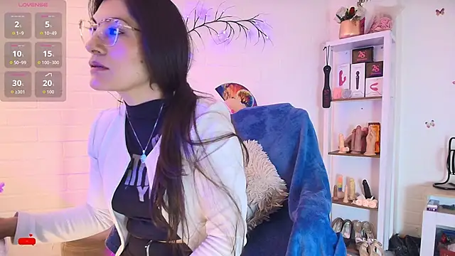 Snapshot of Rapunzeell_ chatting on 09-23-25, 01:58 Rapunzeell online show from 09-23-25, 01:58