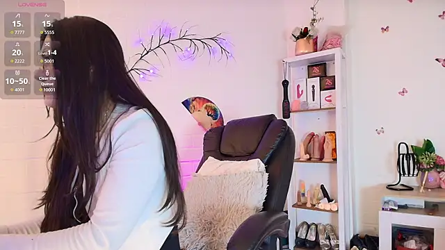 Snapshot of Rapunzeell_ chatting on 09-27-25, 01:16 Rapunzeell online show from 09-27-25, 01:16