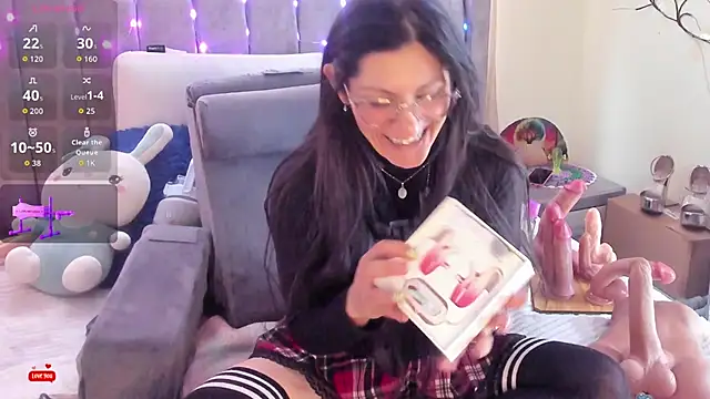 Snapshot of Rapunzeell_ chatting on 11-27-25, 07:38 Rapunzeell online show from 11-27-25, 07:38