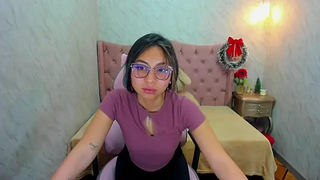 XSmaggiiee online show from 12-24-24, 04:11