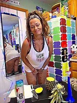 Snapshot of Erotic_and_Exotic chatting on 06-16-26, 08:17 Erotic and Exotic online show from 06-16-26, 08:17