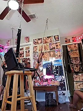 luvs2cumm69 online show from 02-20-25, 05:18