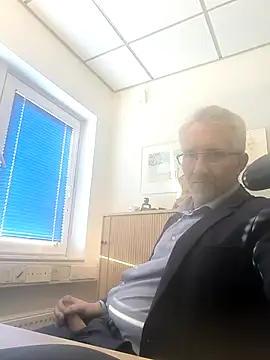 tom-swede online show from 03-18-25, 04:04