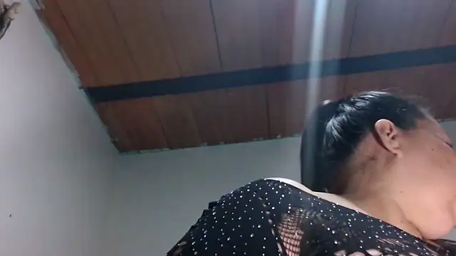 Snapshot of kendalkitty1 chatting on 11-15-25, 06:22 kendalkitty1 online show from 11-15-25, 06:22