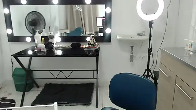 Snapshot of keyla-sensual chatting on 03-17-26, 11:30 keyla-sensual online show from 03-17-26, 11:30