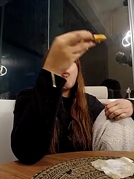 sara winehouse1 online show from 10-16-25, 02:23