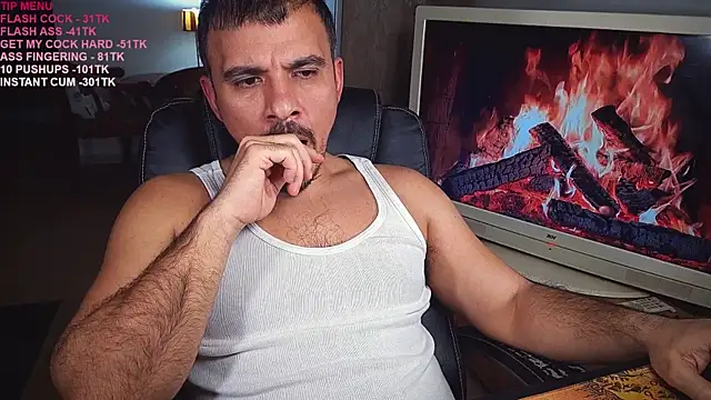 Snapshot of officeman7 chatting on 03-04-25, 05:13 officeman7 online show from 03-04-25, 05:13