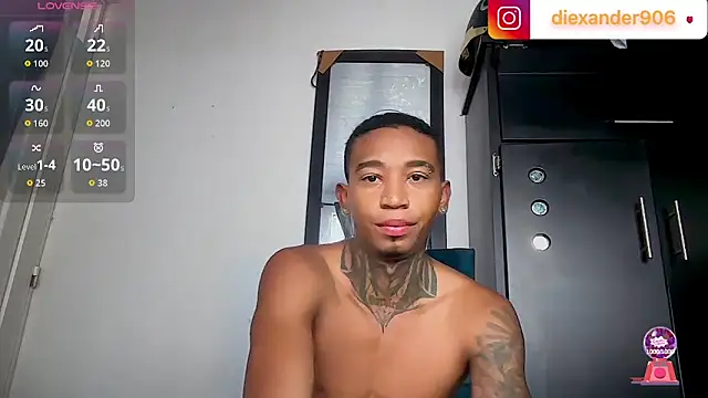 Snapshot of sexy_blacks_ chatting on 04-14-26, 12:11 sexy blacks online show from 04-14-26, 12:11